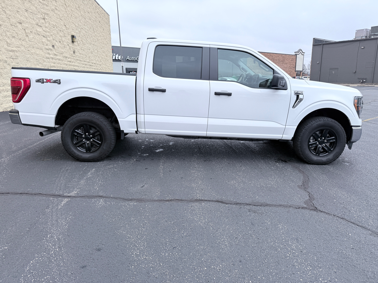 Ford F-150 Lariat SuperCrew 5.5-ft. Bed 4WD 2023