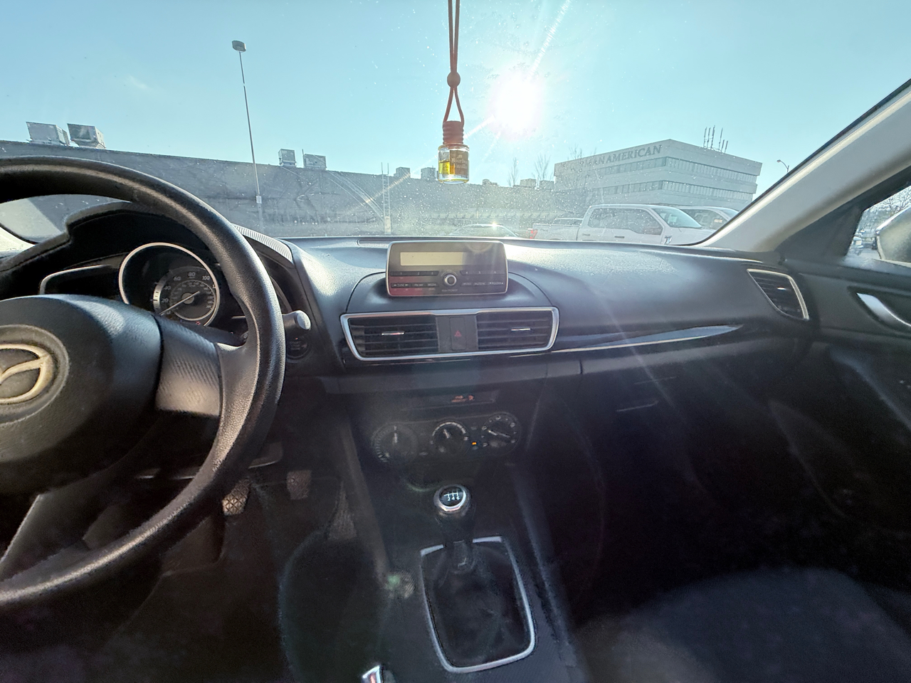 Mazda MAZDA3 i SV AT 4-Door 2015