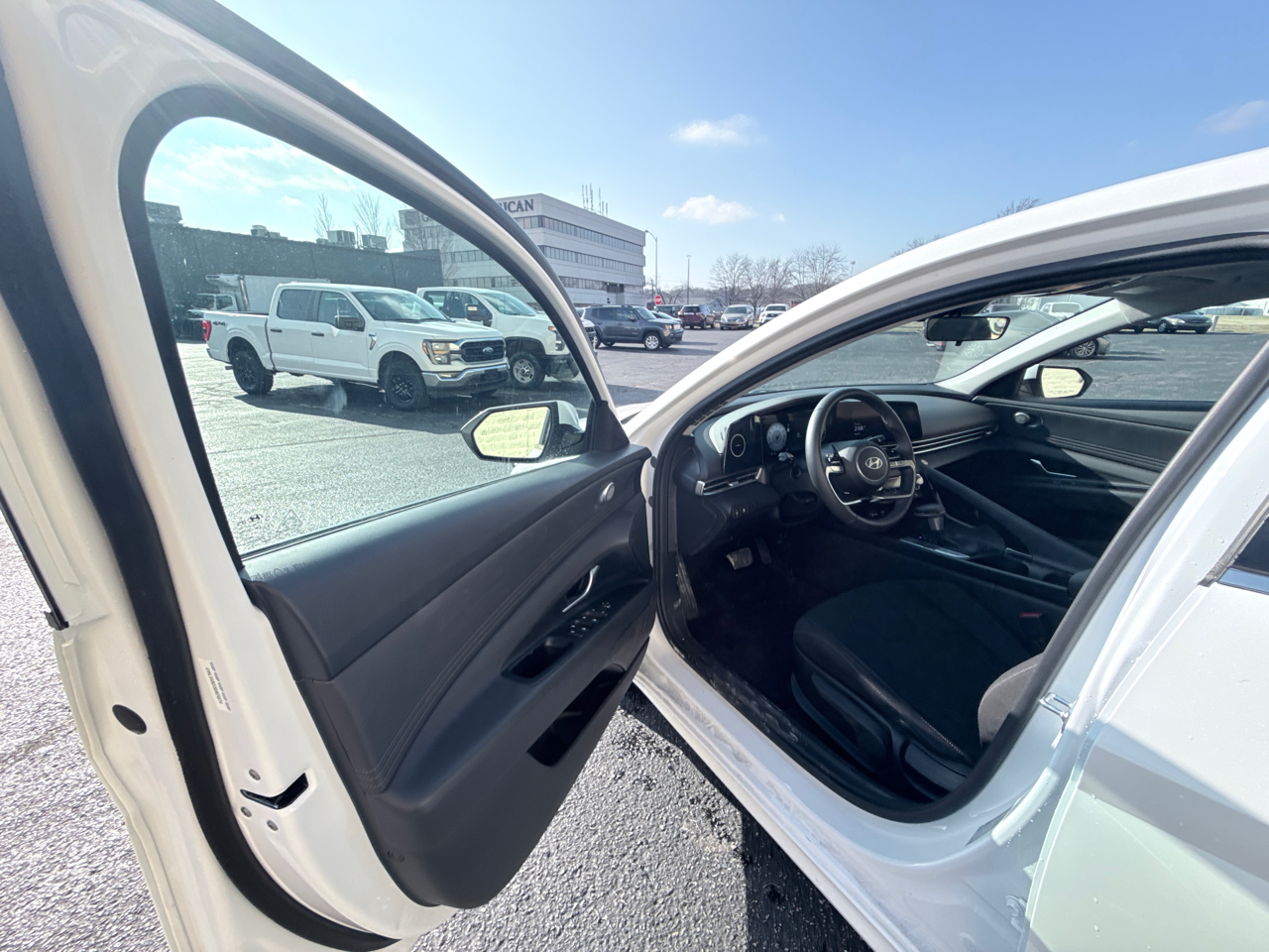 Hyundai Elantra SEL Convenience 2025