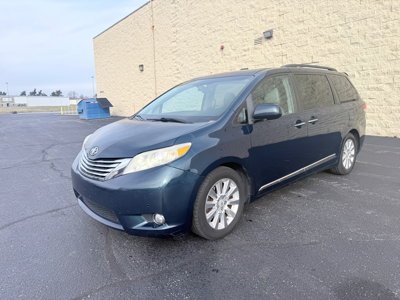 Toyota Sienna Limited 7-Pass V6 2011