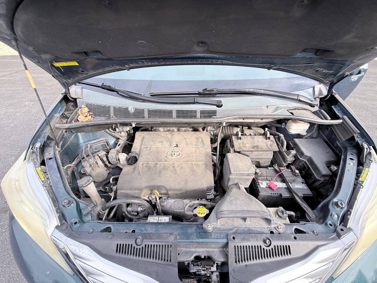 Toyota Sienna Limited 7-Pass V6 2011