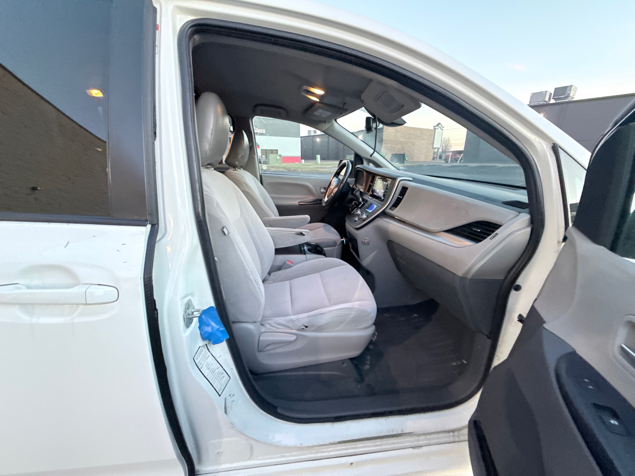 Toyota Sienna LE 8-Passenger 2020