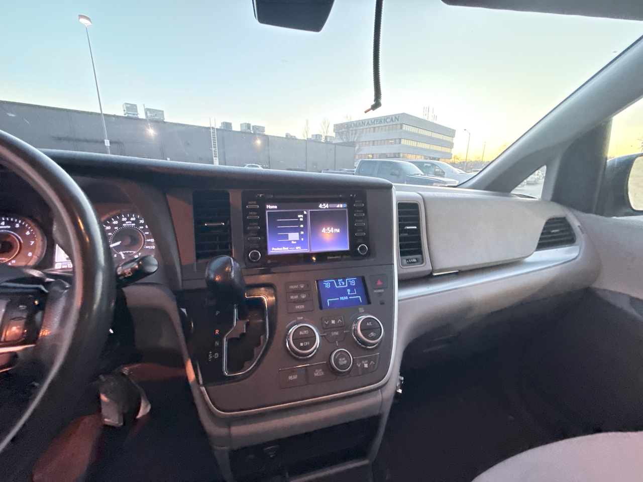 Toyota Sienna LE 8-Passenger 2020