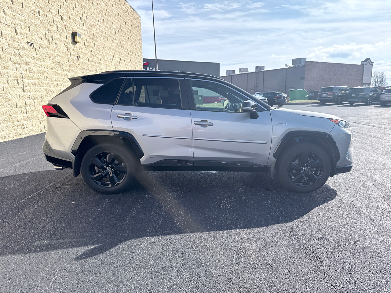 Toyota RAV4 Hybrid XSE 2019