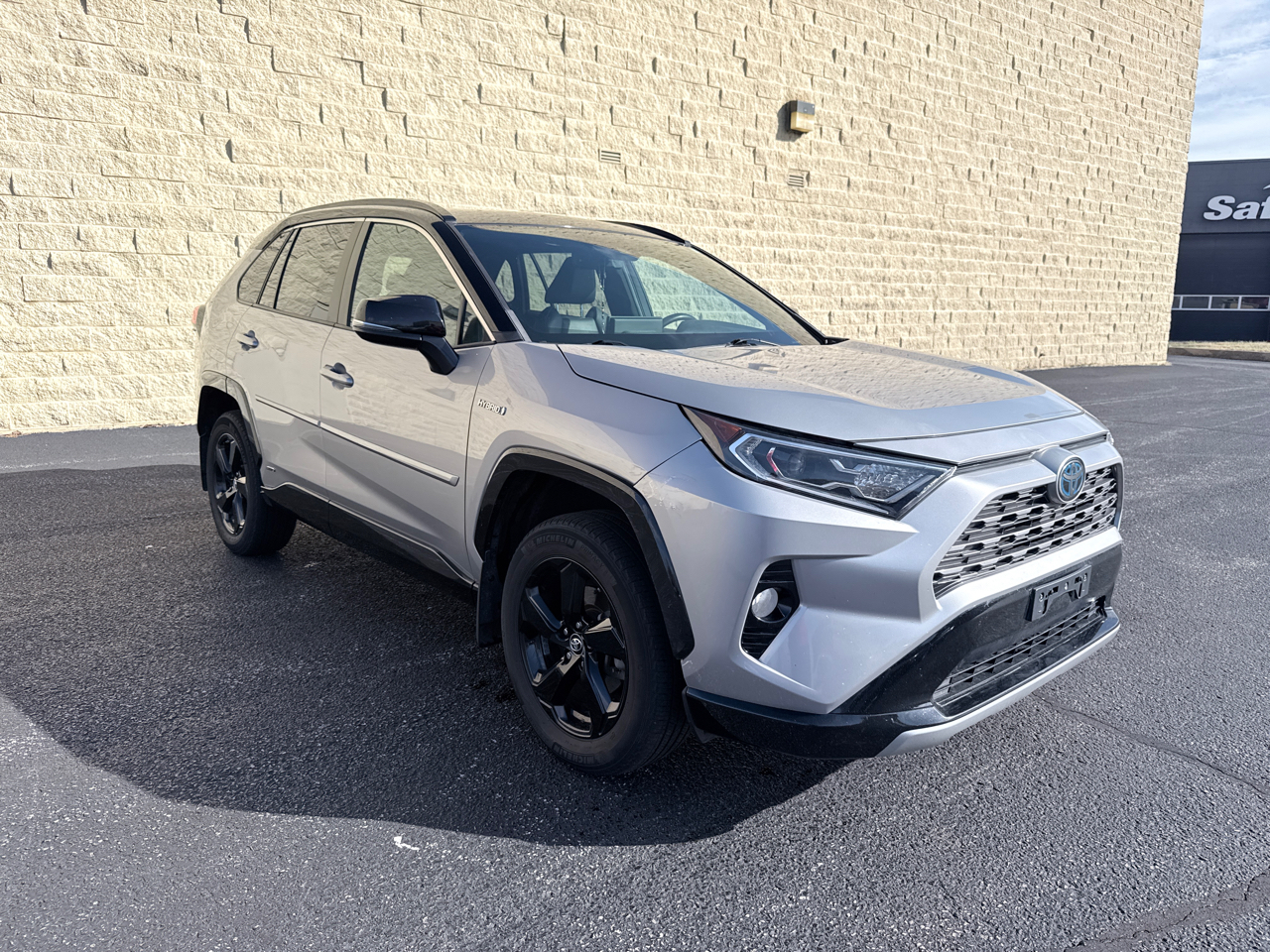Toyota RAV4 Hybrid XSE 2019