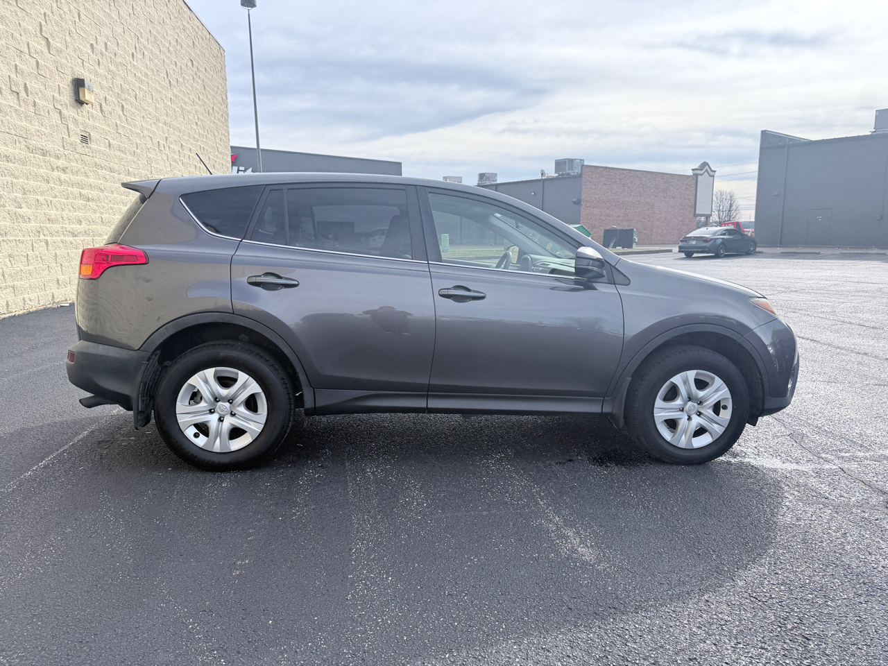 Toyota RAV4 LE FWD 2014