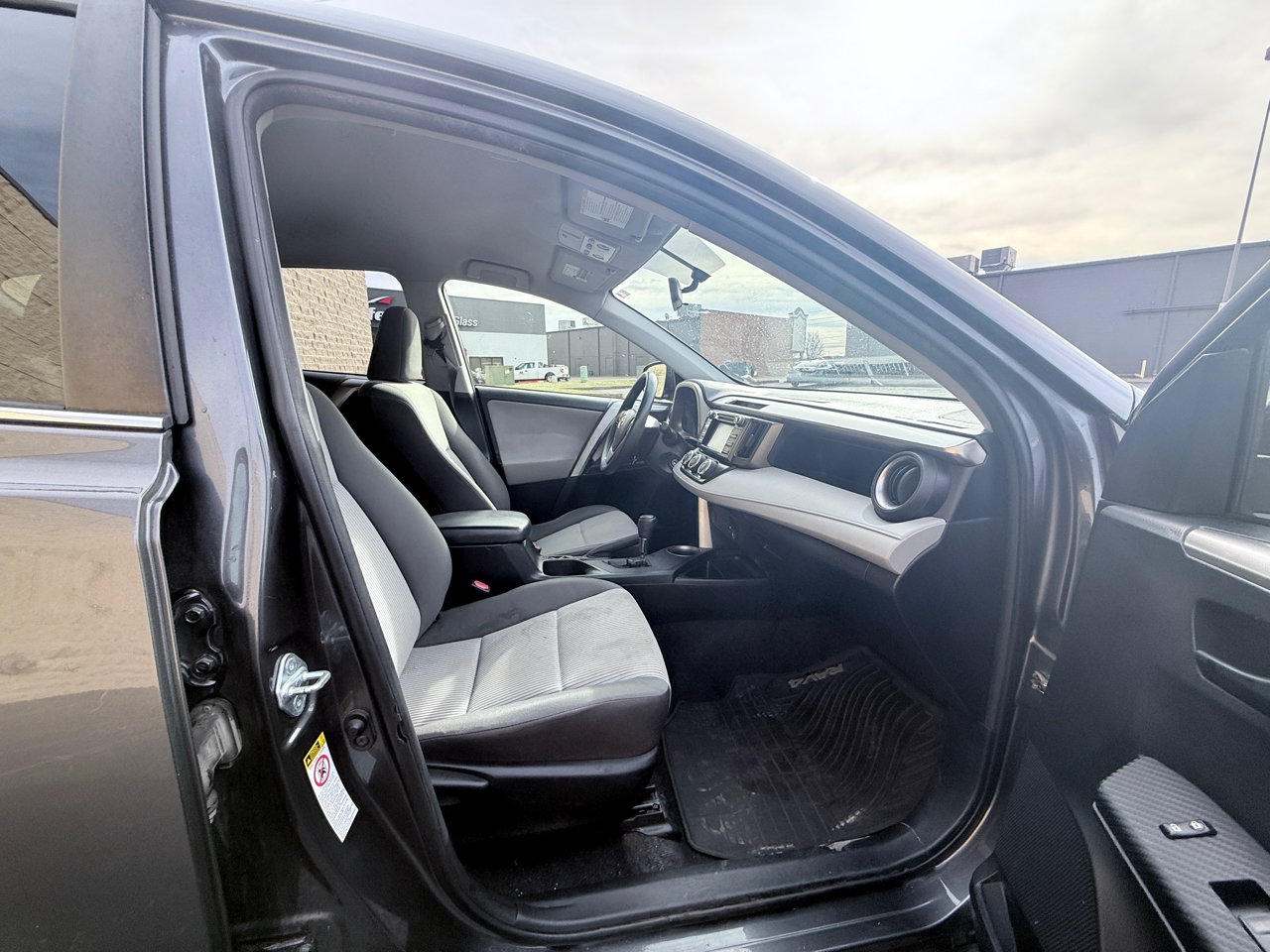 Toyota RAV4 LE FWD 2014