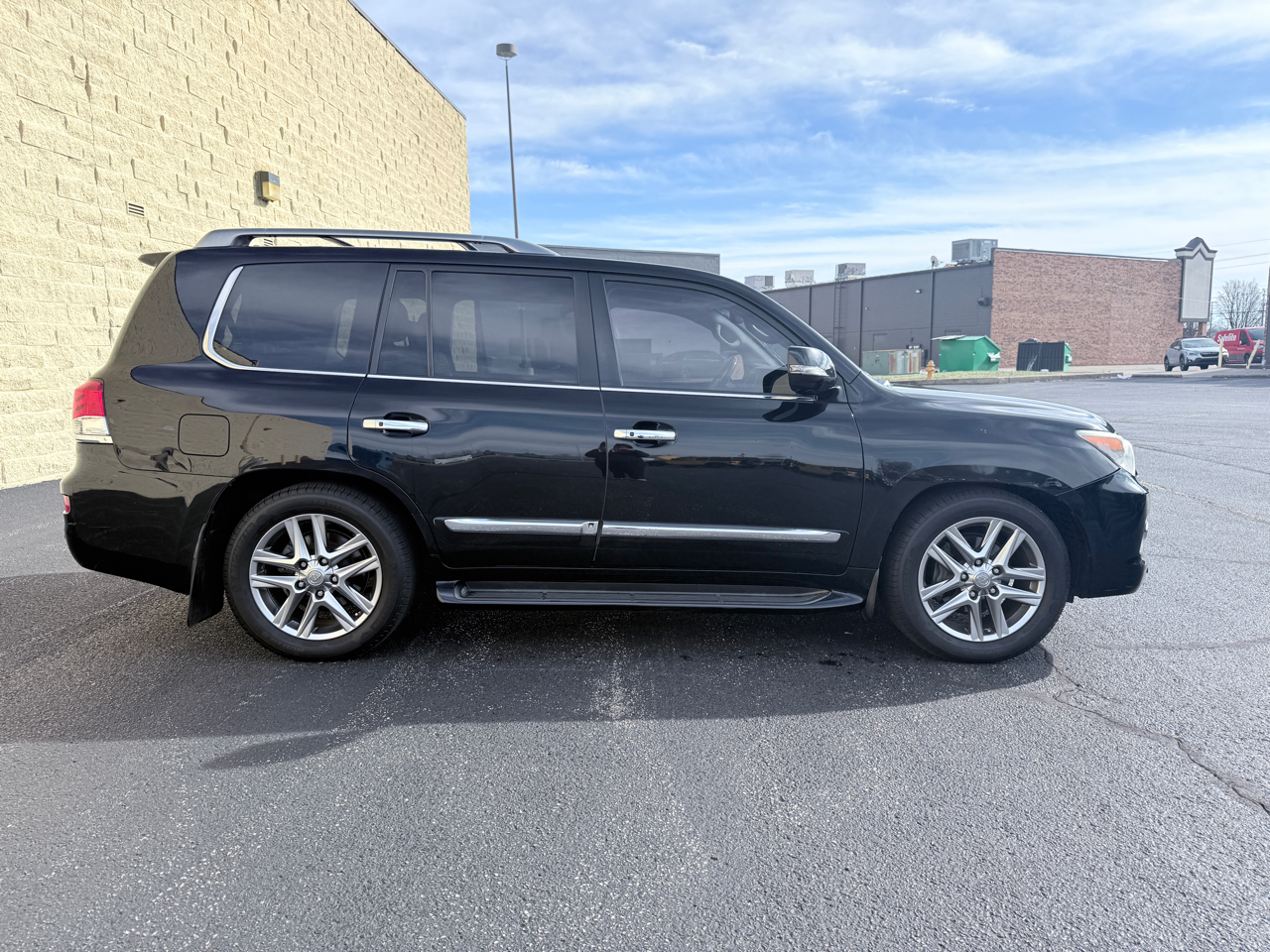 Lexus LX 570 Sport Utility 2013
