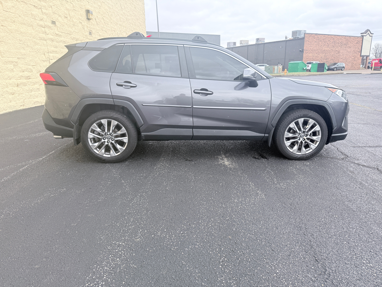 Toyota RAV4 XLE Premium AWD 2019