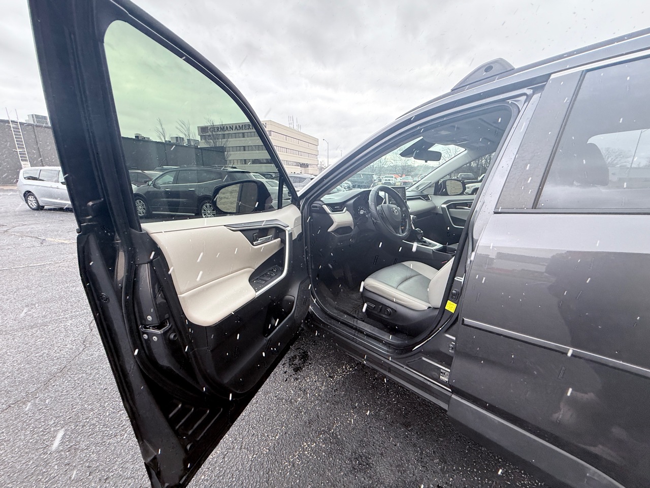 Toyota RAV4 XLE Premium AWD 2019