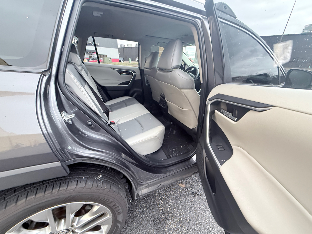 Toyota RAV4 XLE Premium AWD 2019