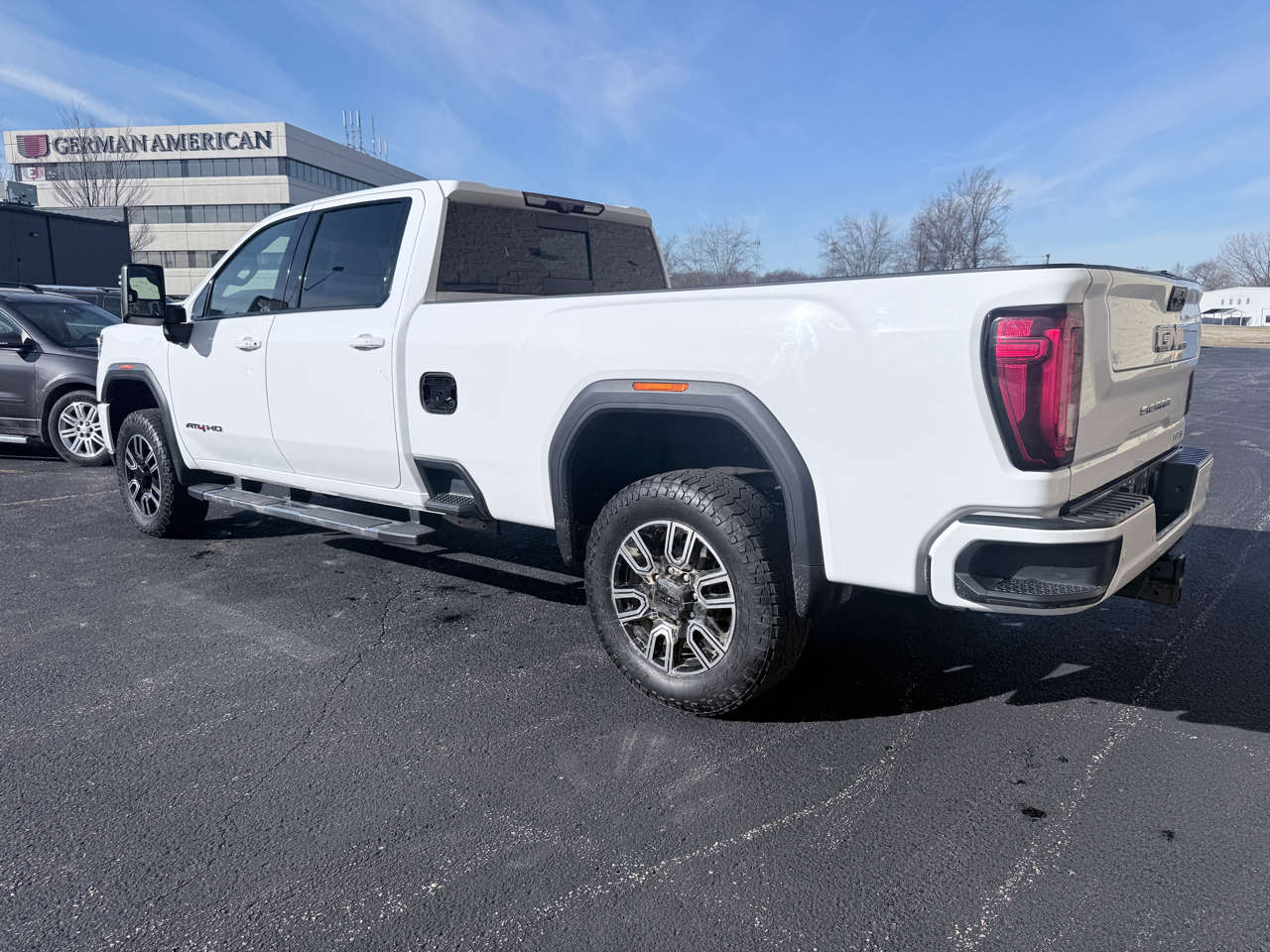 GMC Sierra 2500HD AT4 Crew Cab Long Box 4WD 2020