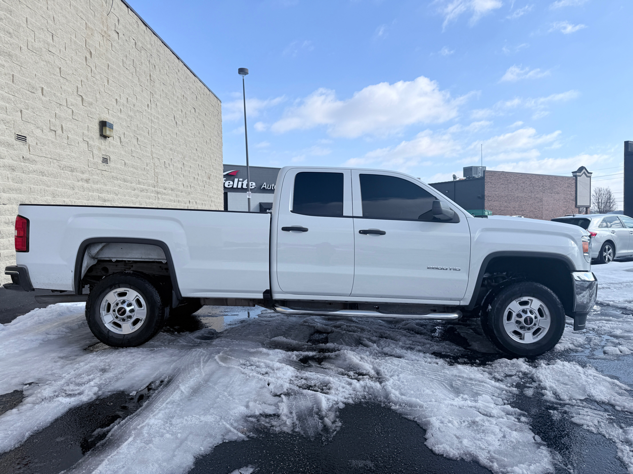 GMC Sierra 2500HD Base Double Cab Long Box 2WD 2017