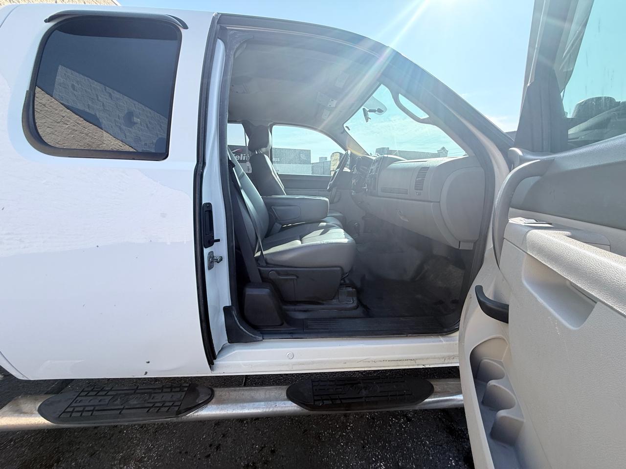 Chevrolet Silverado 2500HD Work Truck Ext. Cab 4WD 2013