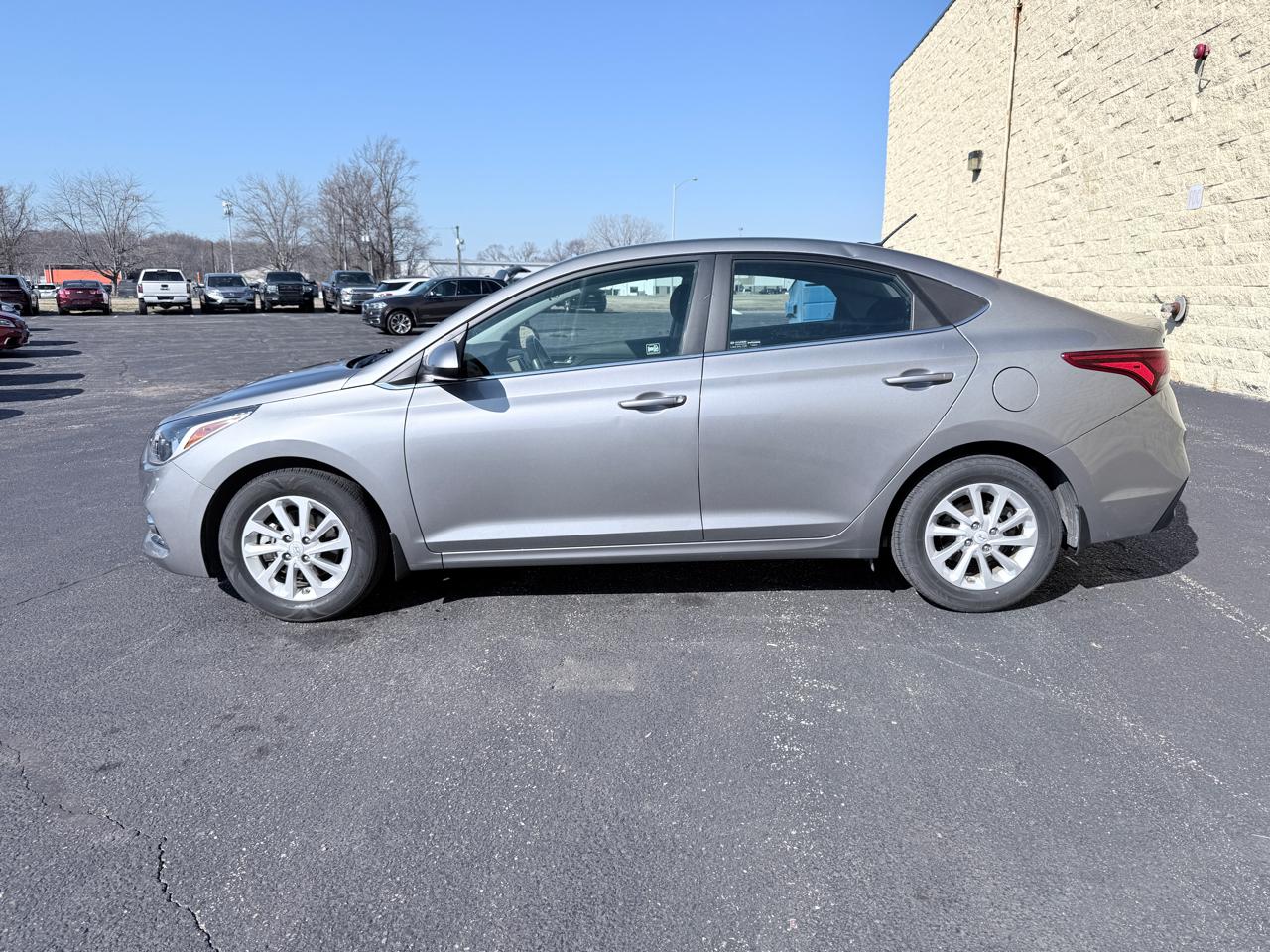 Hyundai Accent SE 4-Door 6A 2021
