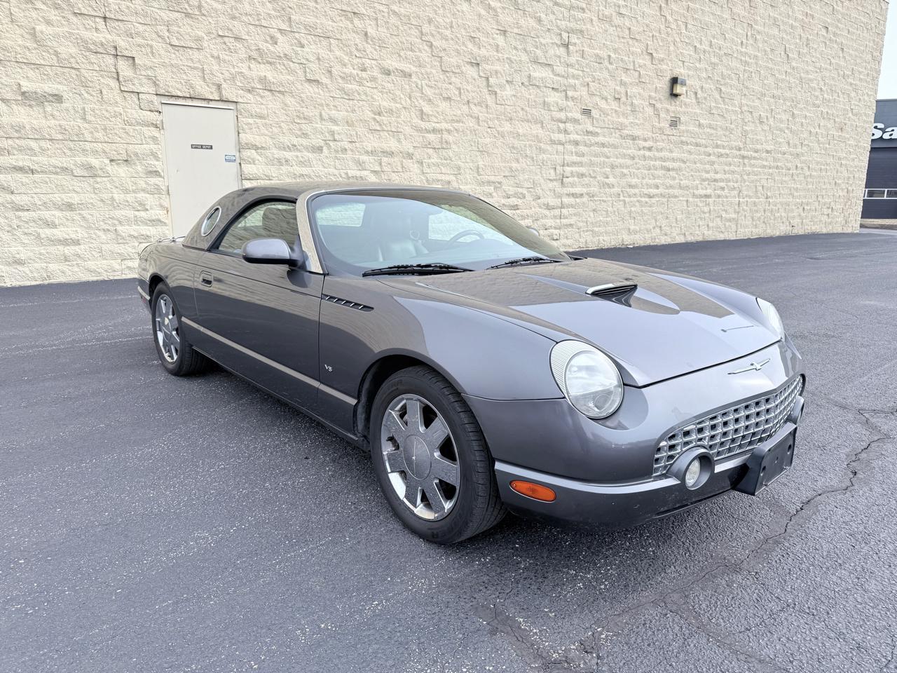 Ford Thunderbird Deluxe 2003