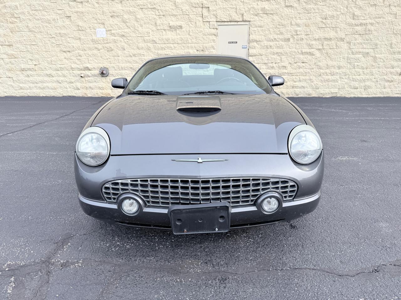 Ford Thunderbird Deluxe 2003