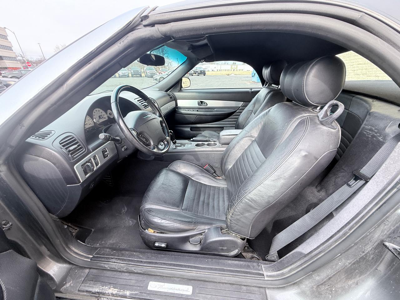 Ford Thunderbird Deluxe 2003