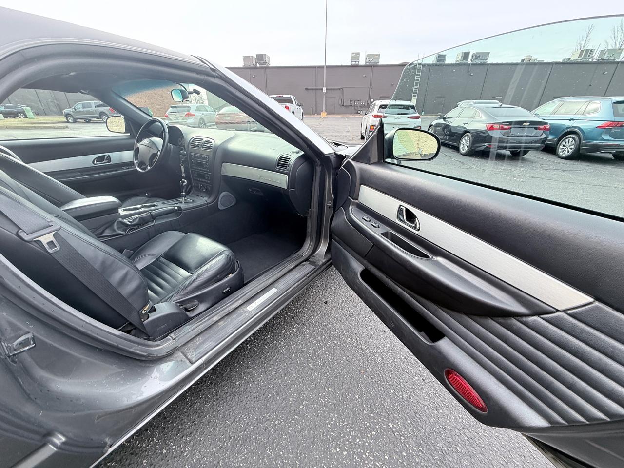 Ford Thunderbird Deluxe 2003