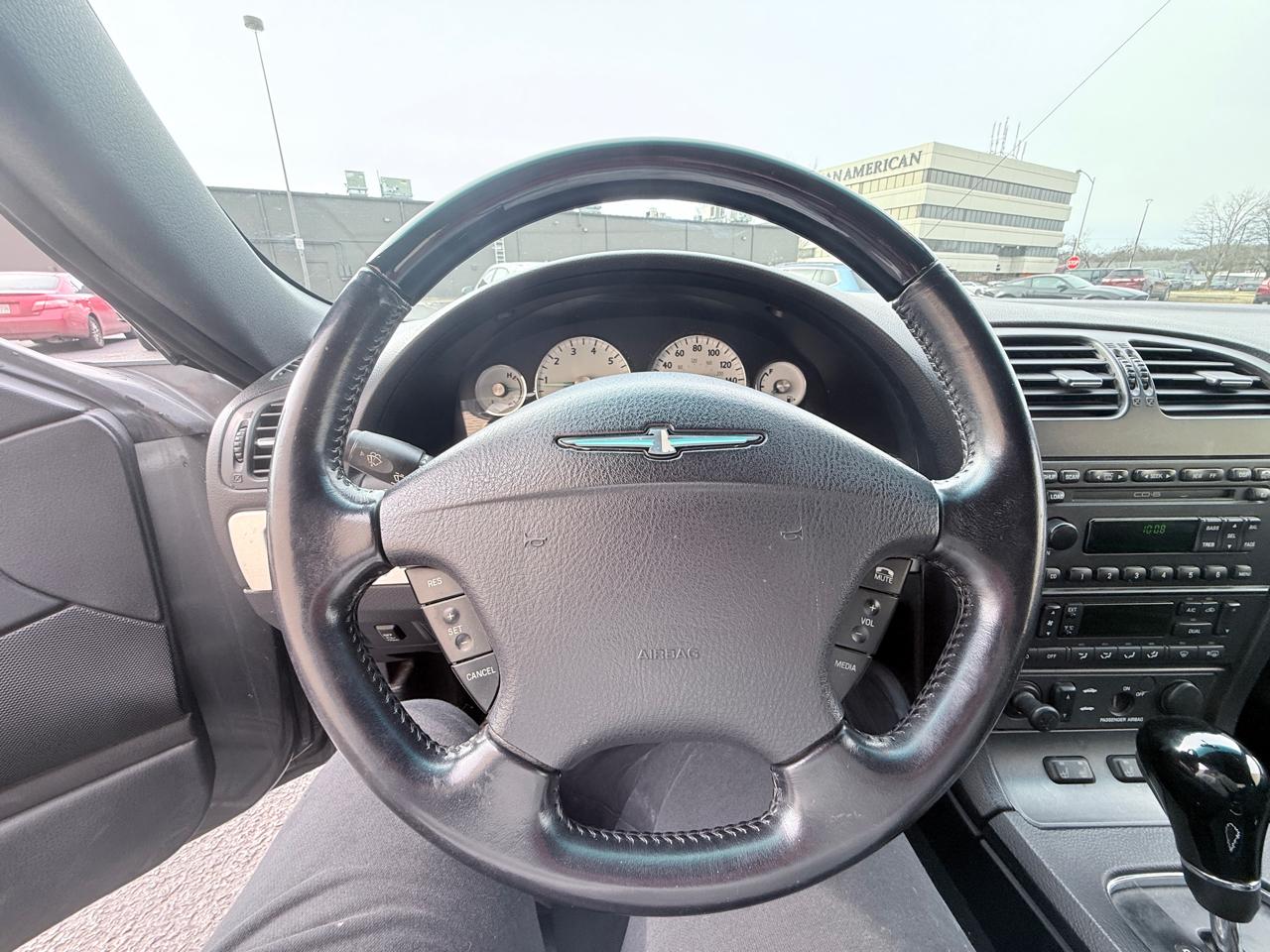 Ford Thunderbird Deluxe 2003