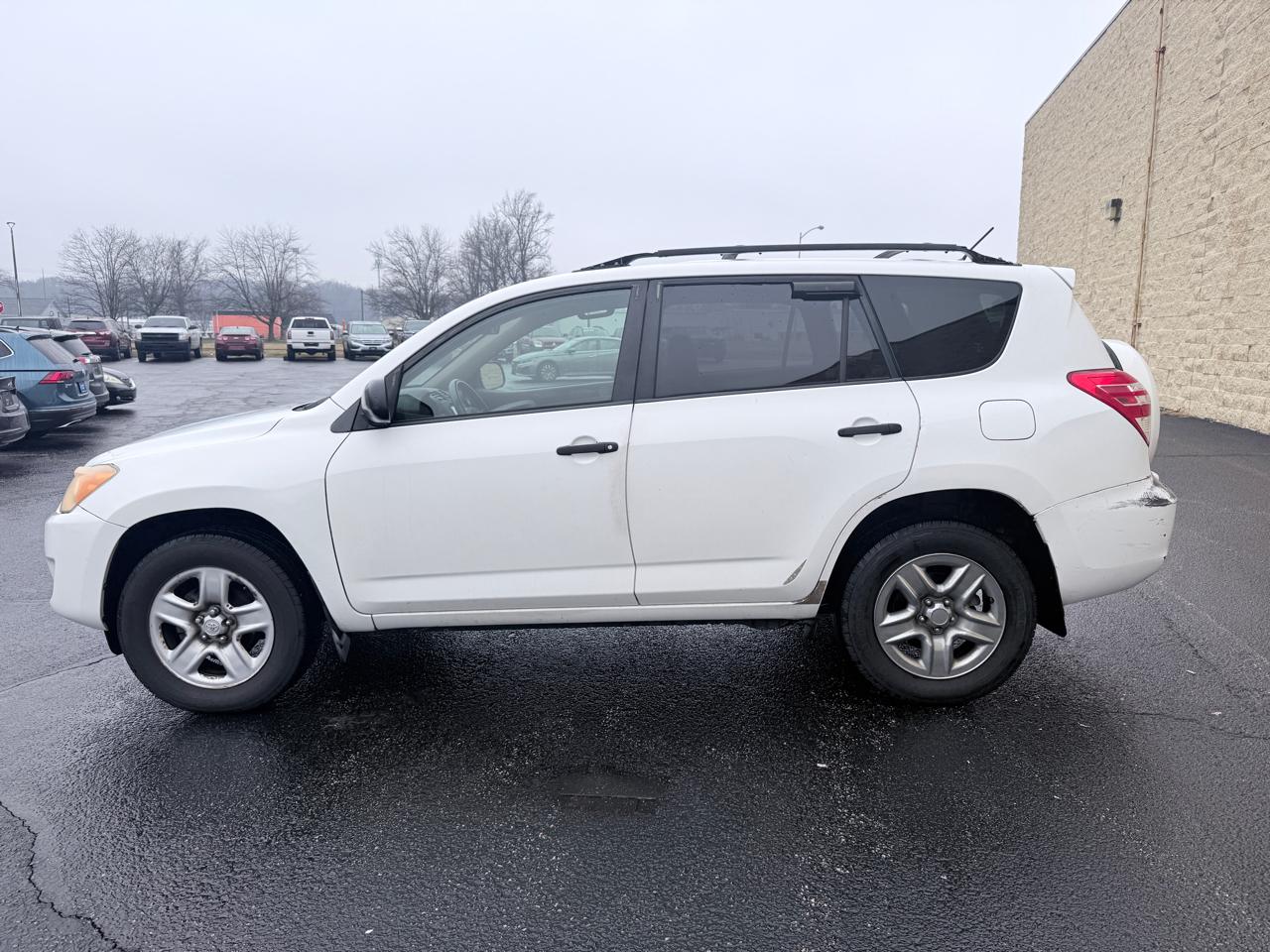 Toyota RAV4 Base I4 2WD 2009