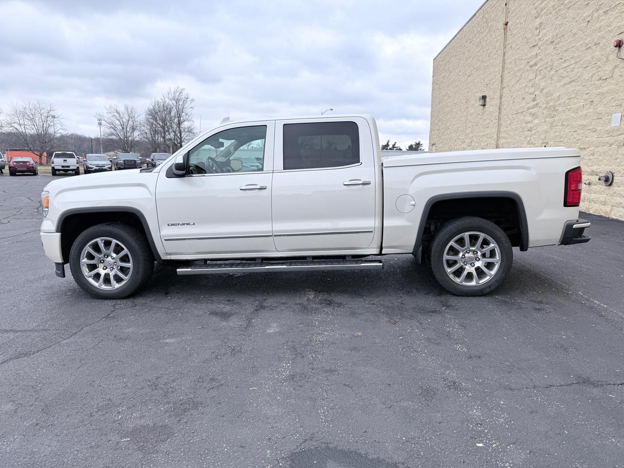 GMC Sierra 1500 Denali Crew Cab Short Box 4WD 2015