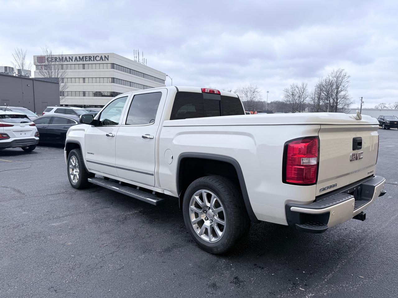 GMC Sierra 1500 Denali Crew Cab Short Box 4WD 2015