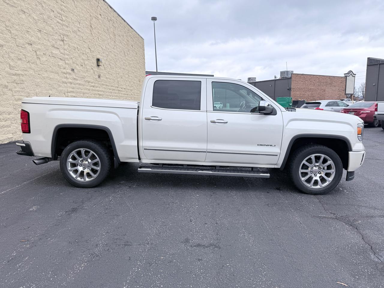GMC Sierra 1500 Denali Crew Cab Short Box 4WD 2015