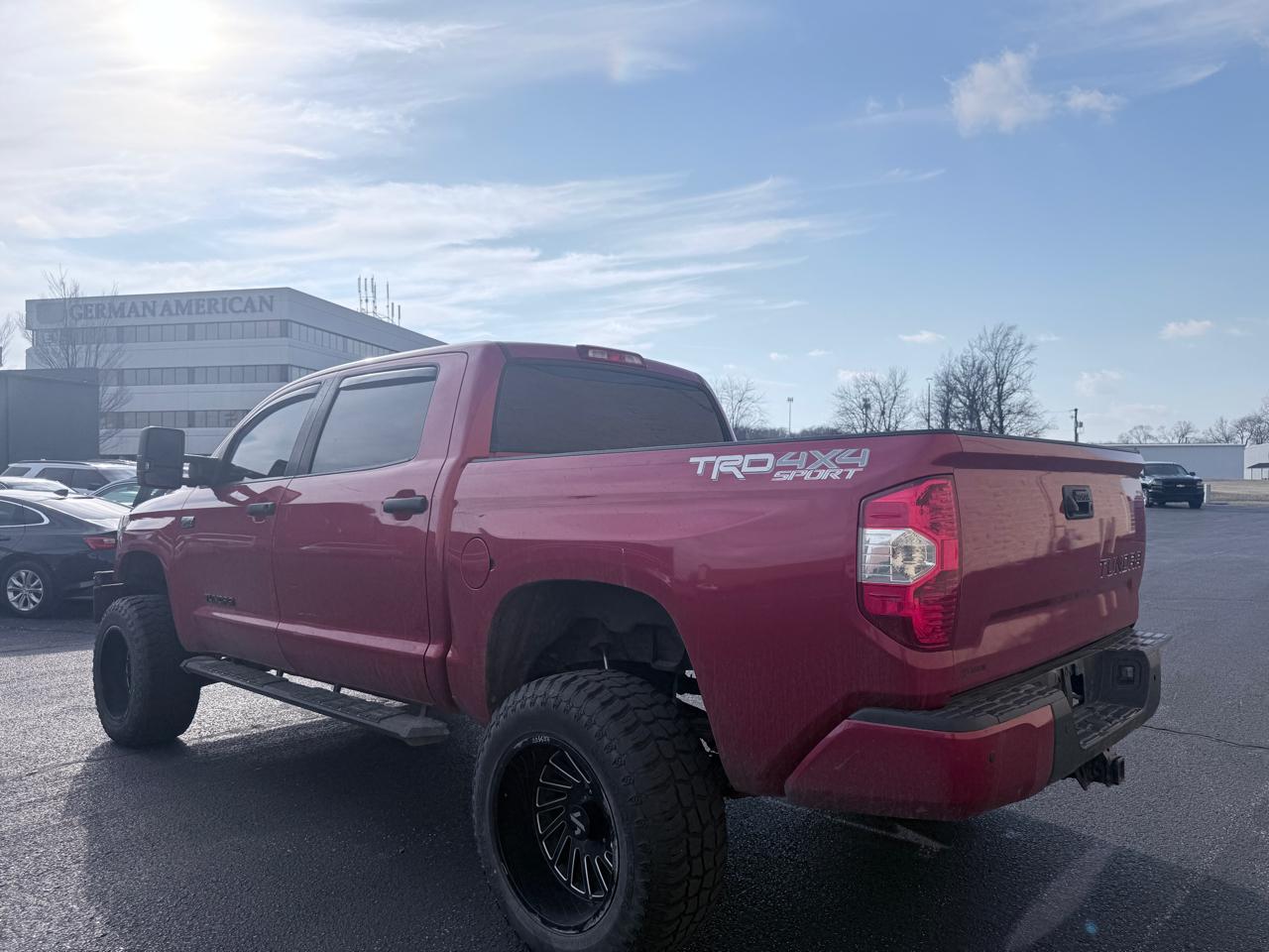 Toyota Tundra SR5 5.7L V8 FFV CrewMax 4WD 2019