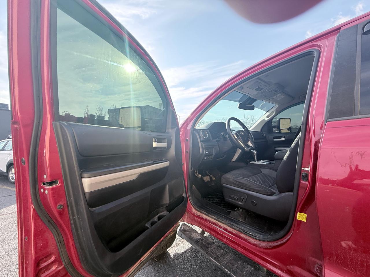 Toyota Tundra SR5 5.7L V8 FFV CrewMax 4WD 2019