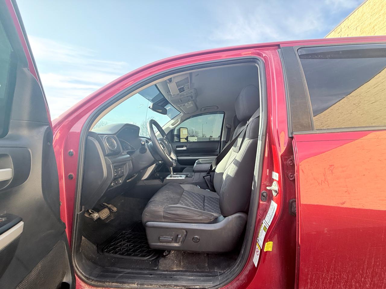 Toyota Tundra SR5 5.7L V8 FFV CrewMax 4WD 2019