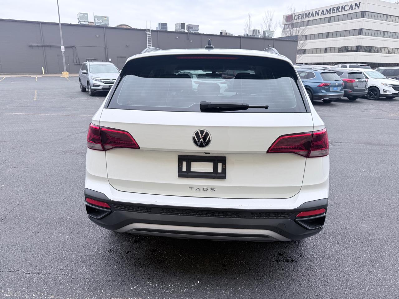 Volkswagen Taos S 2023