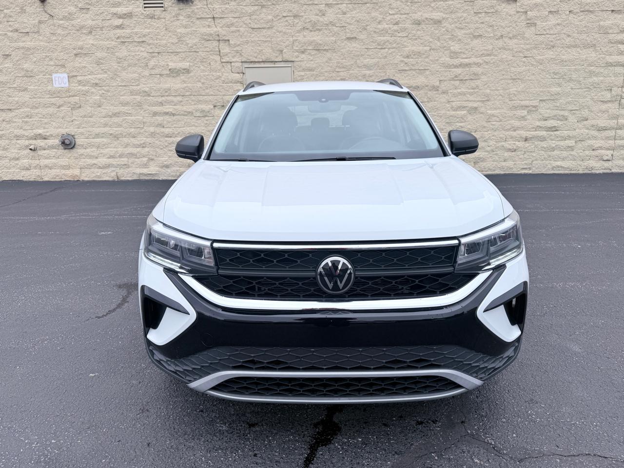 Volkswagen Taos S 2023