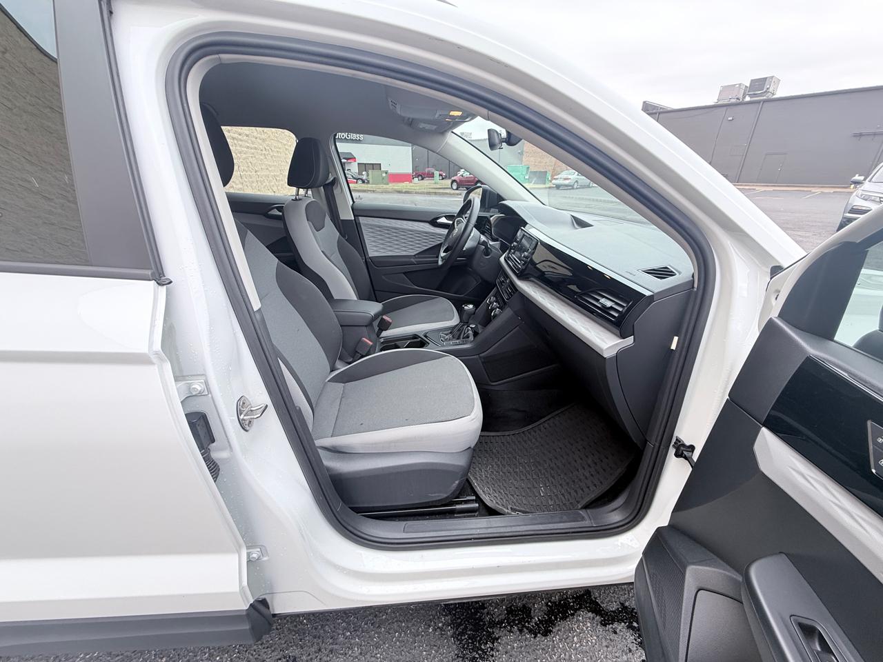 Volkswagen Taos S 2023