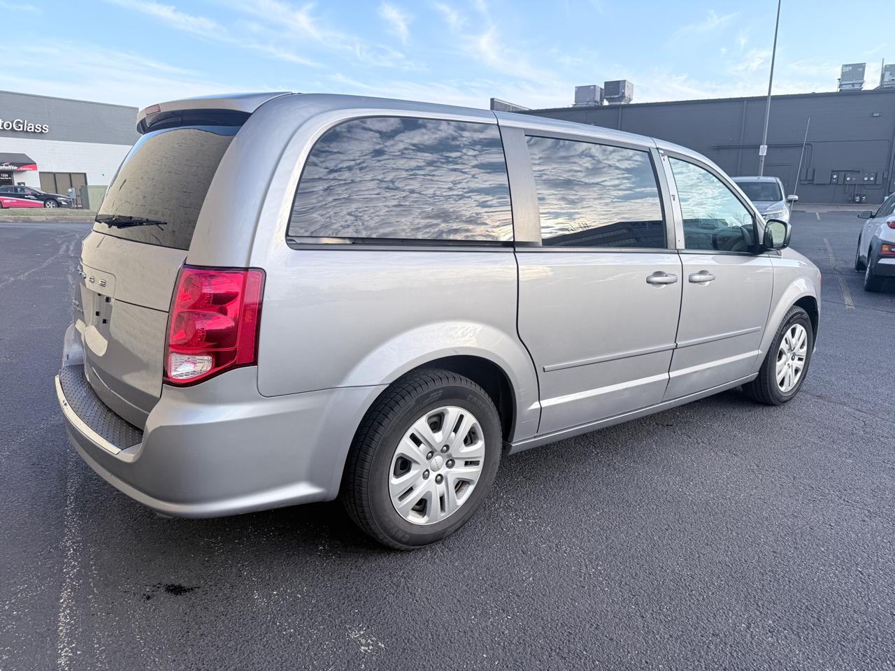 Dodge Grand Caravan SE 2017
