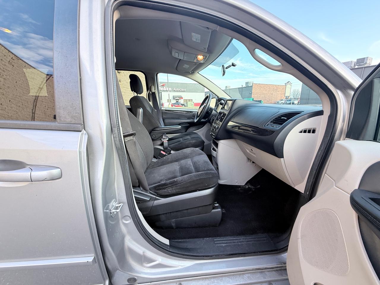 Dodge Grand Caravan SE 2017