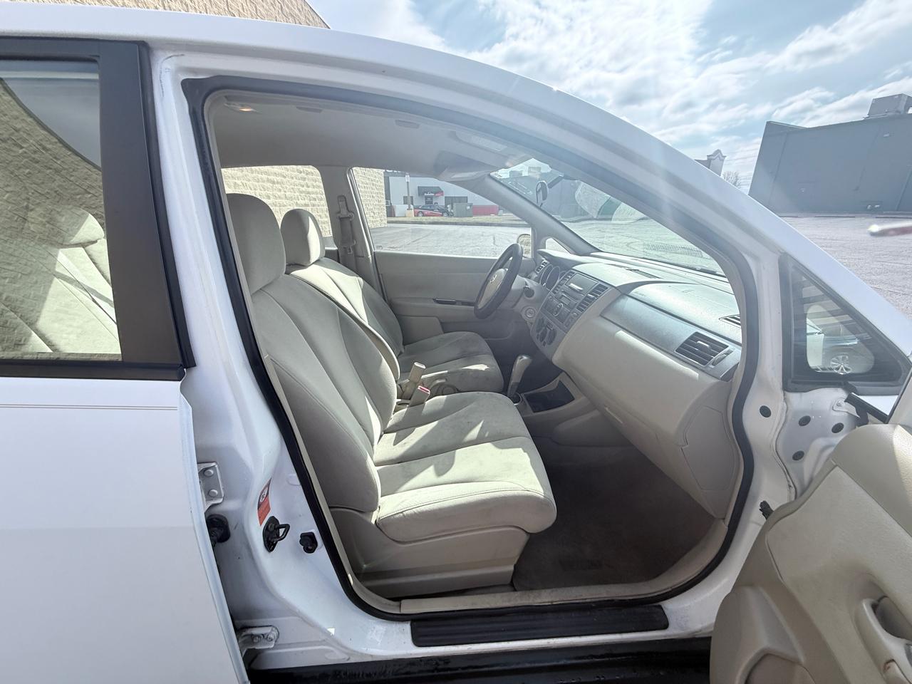 Nissan Versa 1.8 S 2007