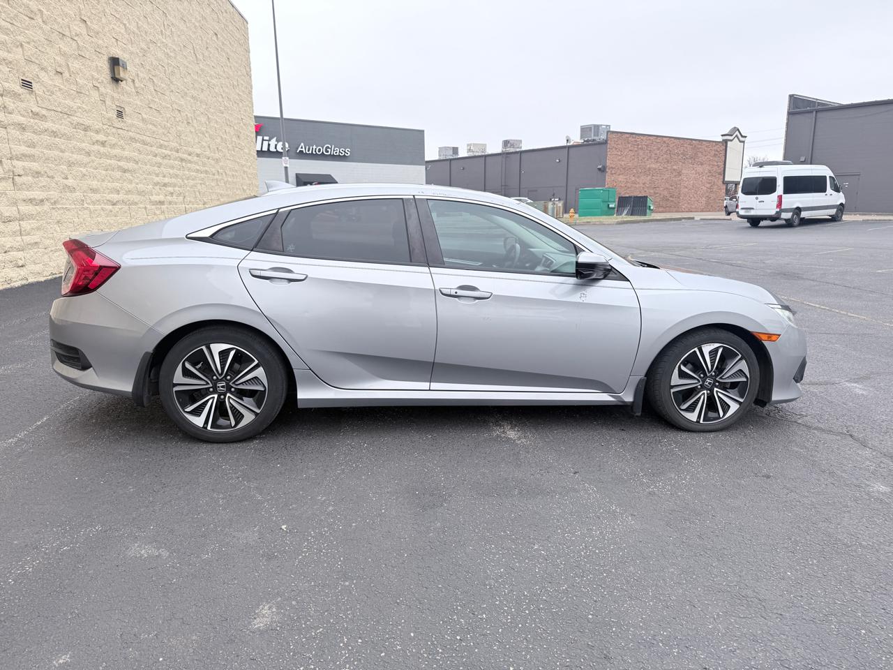 Honda Civic EX-T Sedan CVT 2018