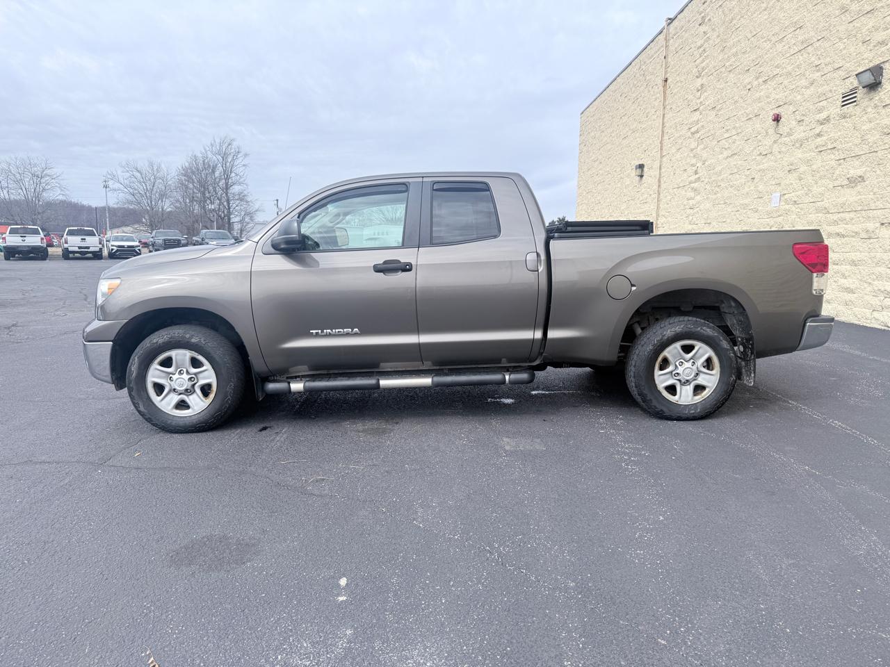 Toyota Tundra Tundra-Grade Double Cab 4.6L 4WD 2013