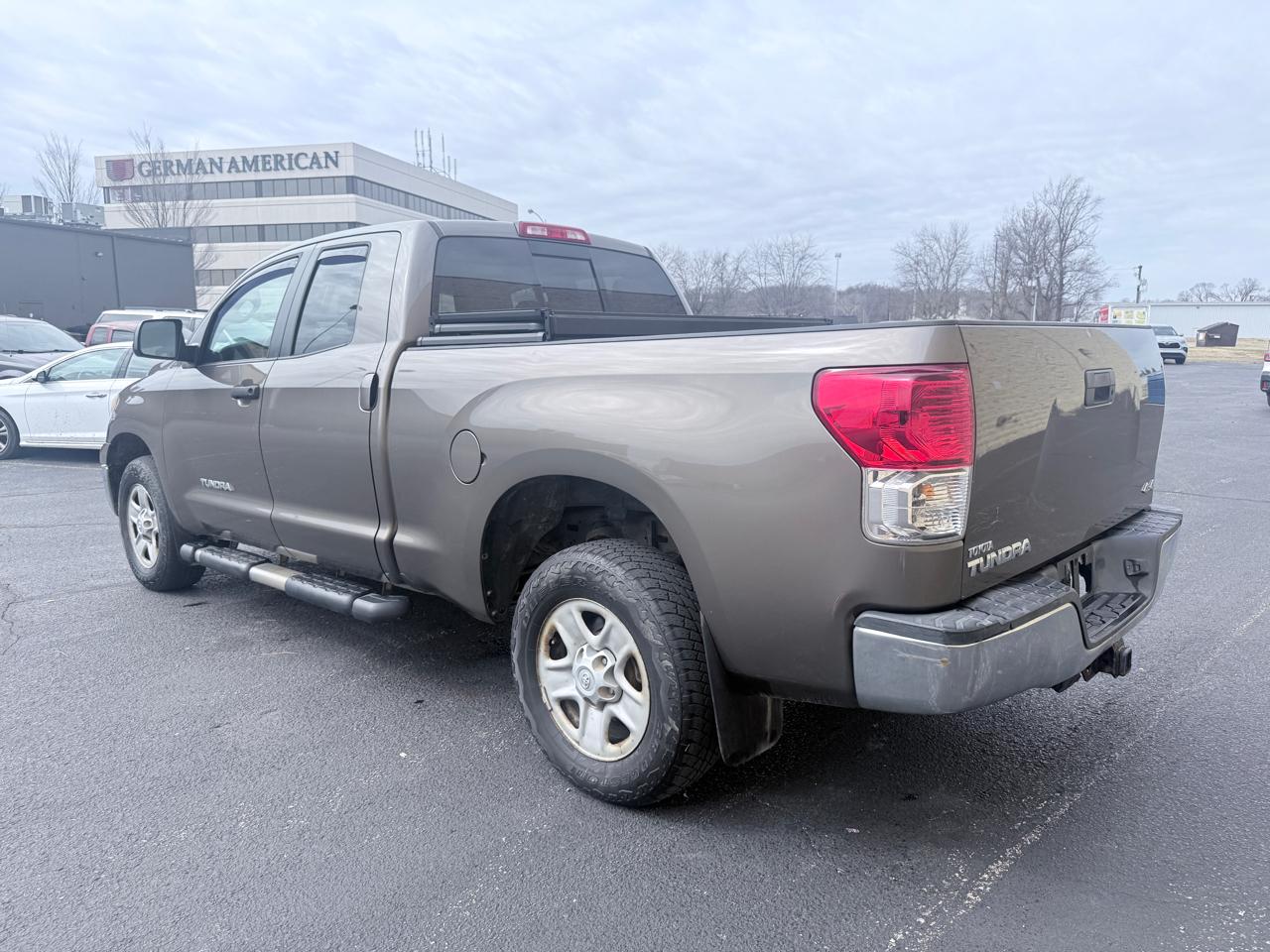 Toyota Tundra Tundra-Grade Double Cab 4.6L 4WD 2013