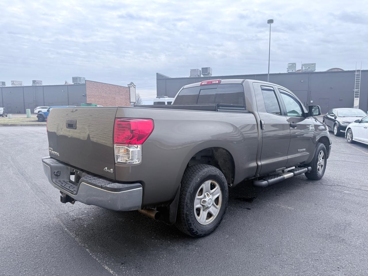 Toyota Tundra Tundra-Grade Double Cab 4.6L 4WD 2013