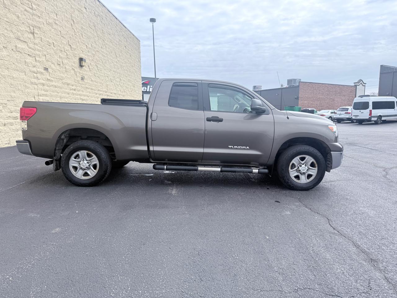 Toyota Tundra Tundra-Grade Double Cab 4.6L 4WD 2013