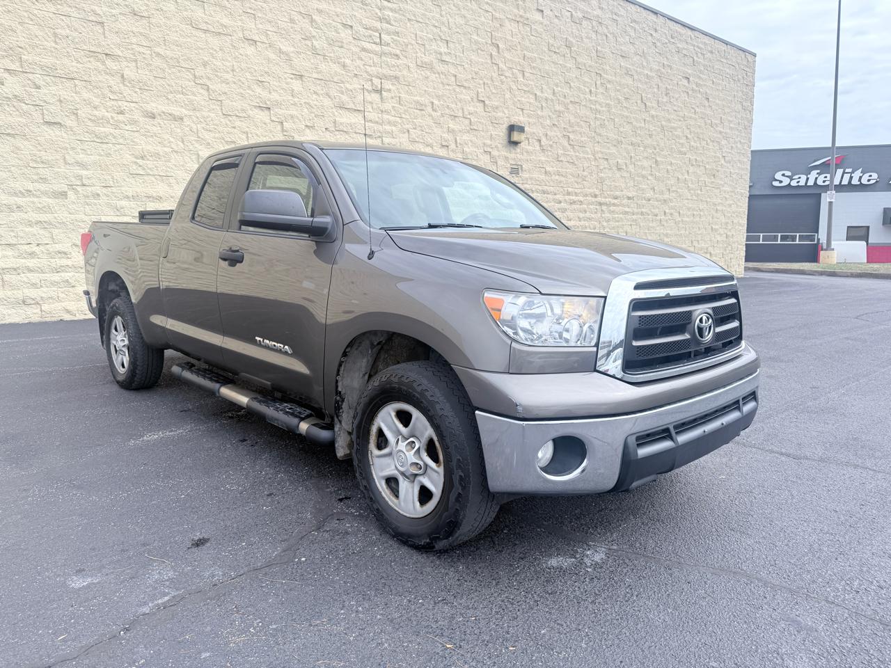 Toyota Tundra Tundra-Grade Double Cab 4.6L 4WD 2013