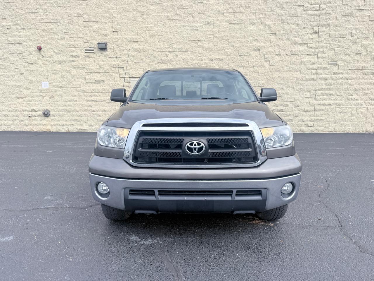 Toyota Tundra Tundra-Grade Double Cab 4.6L 4WD 2013