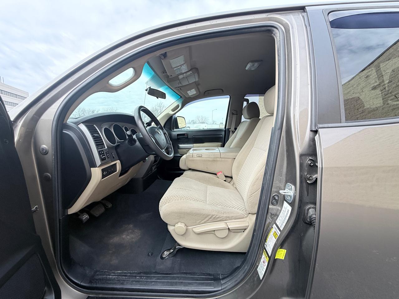 Toyota Tundra Tundra-Grade Double Cab 4.6L 4WD 2013