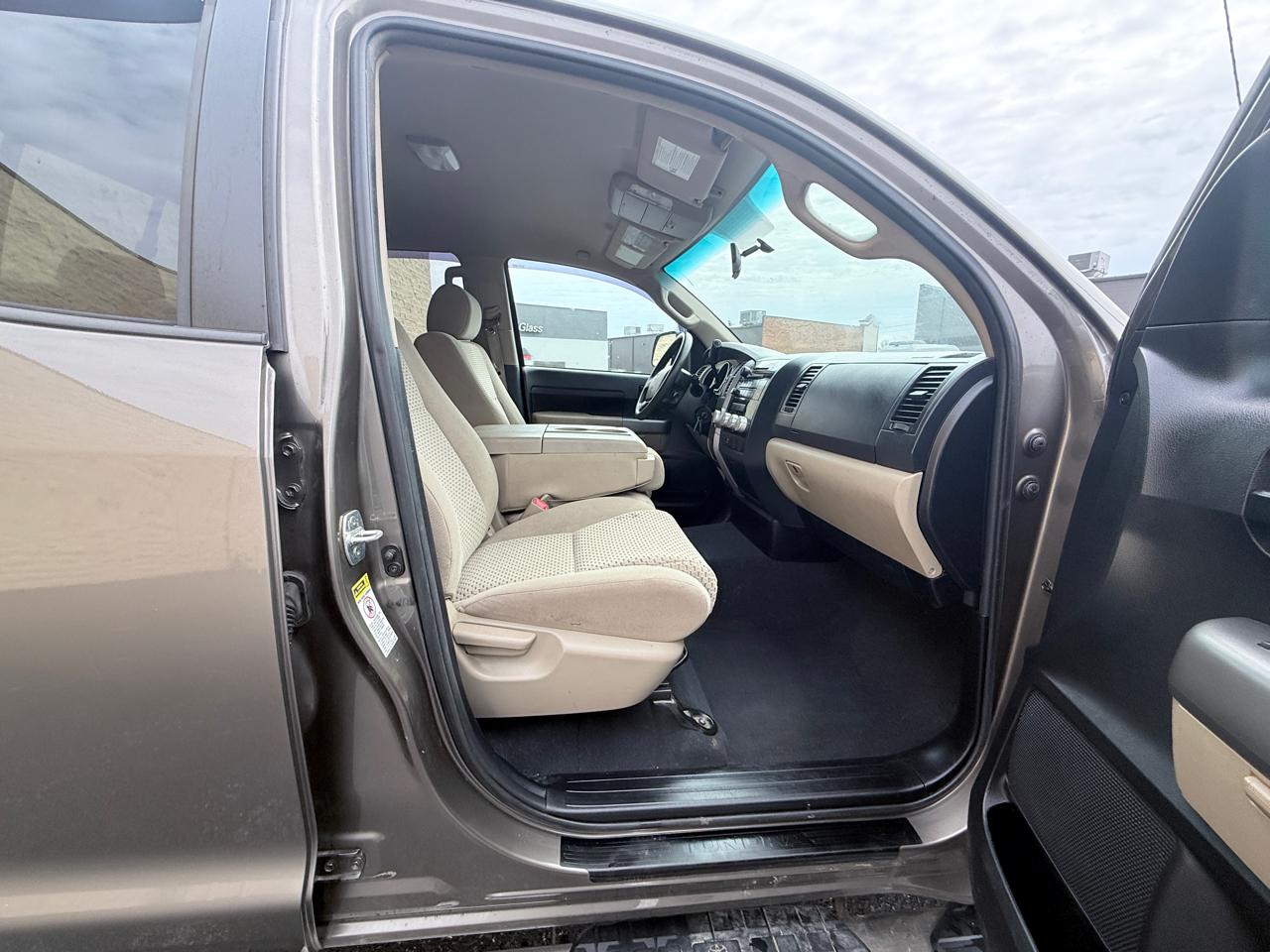 Toyota Tundra Tundra-Grade Double Cab 4.6L 4WD 2013