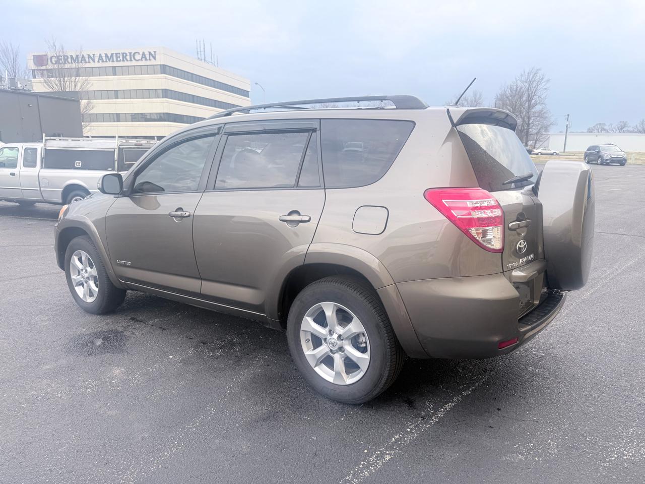 Toyota RAV4 Limited I4 4WD 2010