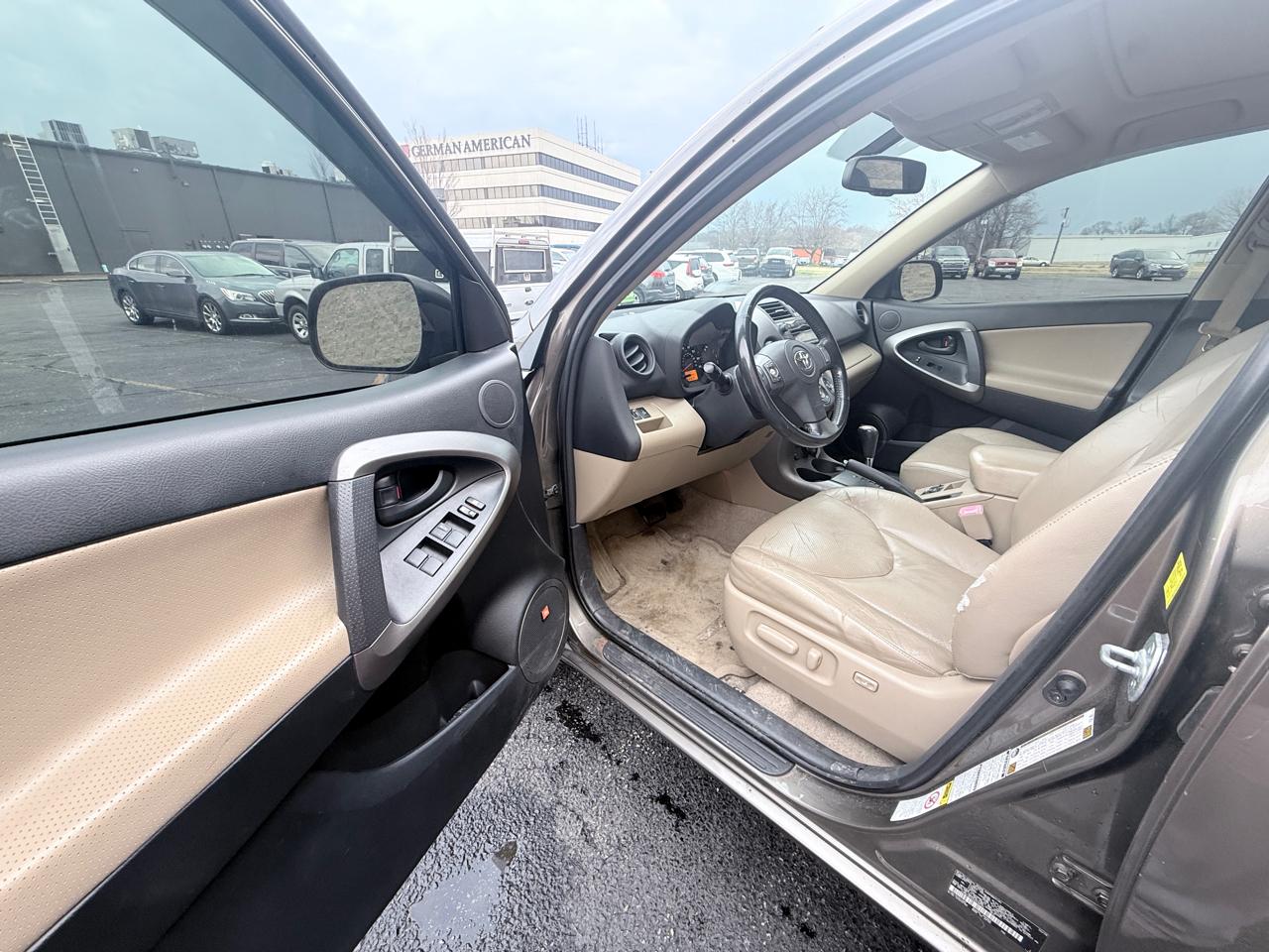 Toyota RAV4 Limited I4 4WD 2010