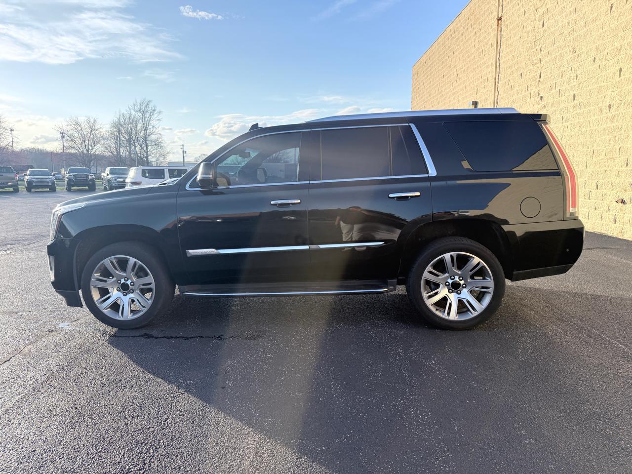 Cadillac Escalade Luxury 4WD 2017