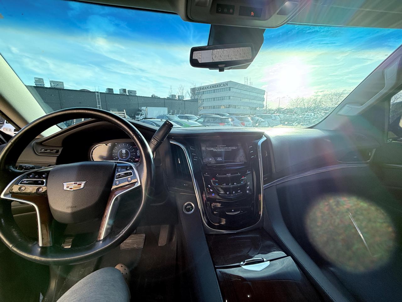 Cadillac Escalade Luxury 4WD 2017